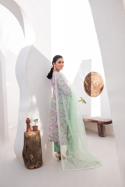 Ayeza Khan ft. Mona Eid Collection MAKW1