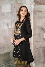 Zaiwa Embroidered Lawn ZC01