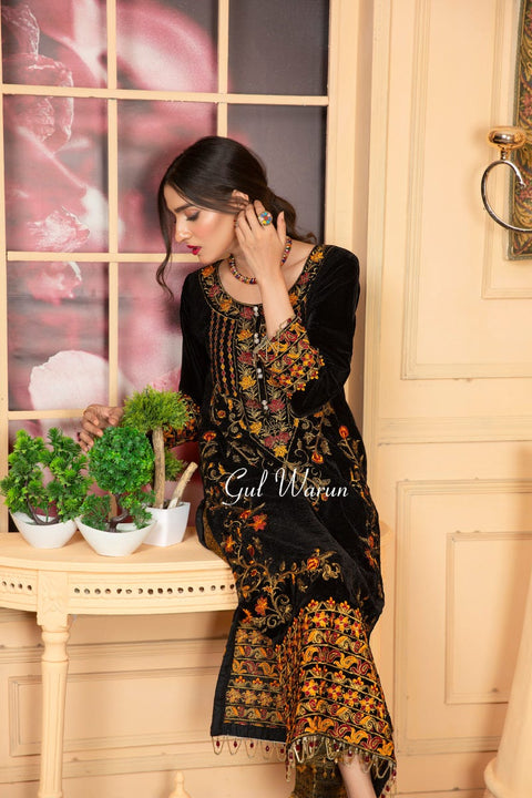 Velvet Ready to Wear Embroidered Collection by Gulwarun 12