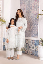 Women Chiffon Collection with Handwork by Simrans 02